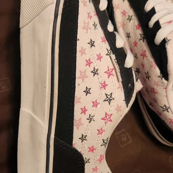 Vans Bearkitty Skate Shoes with Stars - Picture 2 of 9